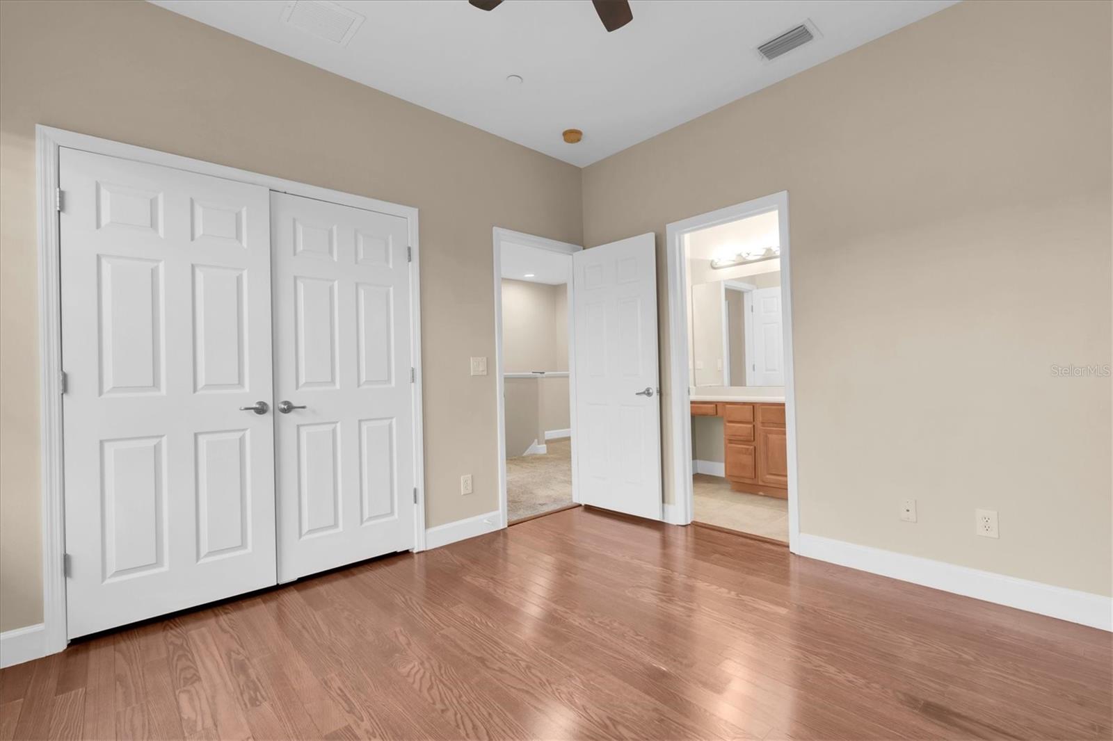 SEMINOLE ISLE TWNHMS - Residential