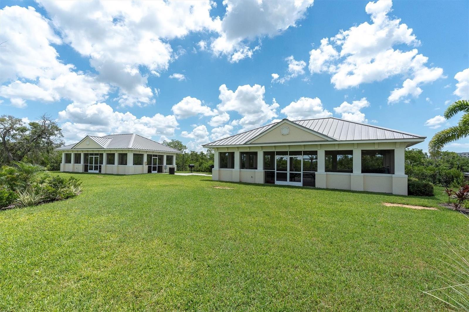 SEMINOLE ISLE TWNHMS - Residential