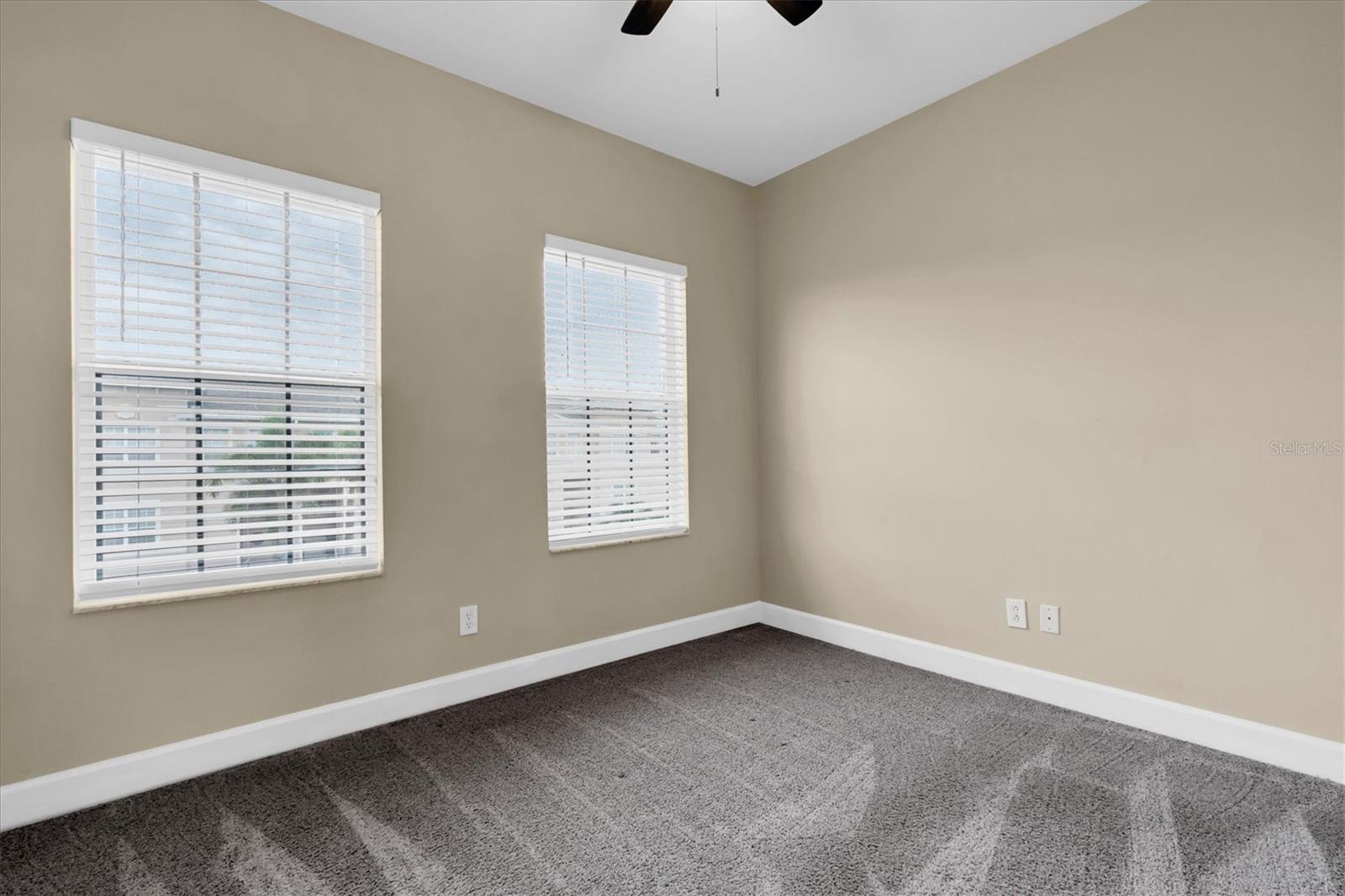 SEMINOLE ISLE TWNHMS - Residential