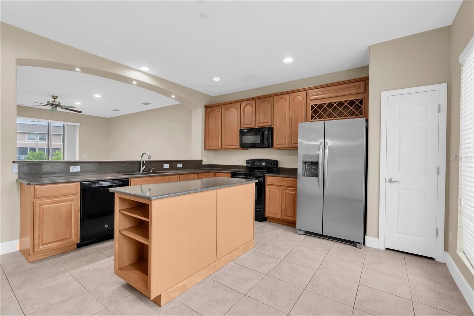 SEMINOLE ISLE TWNHMS - Residential