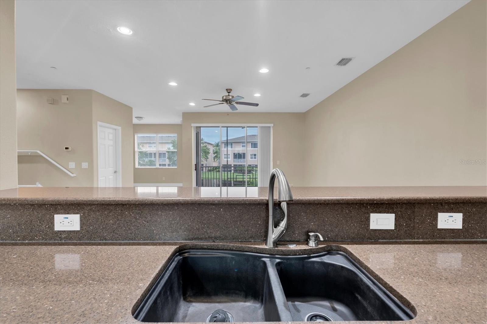 SEMINOLE ISLE TWNHMS - Residential