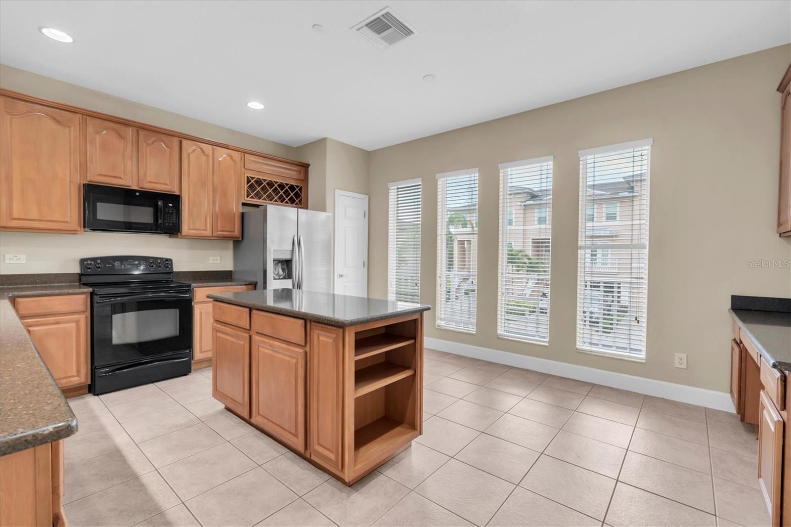 SEMINOLE ISLE TWNHMS - Residential