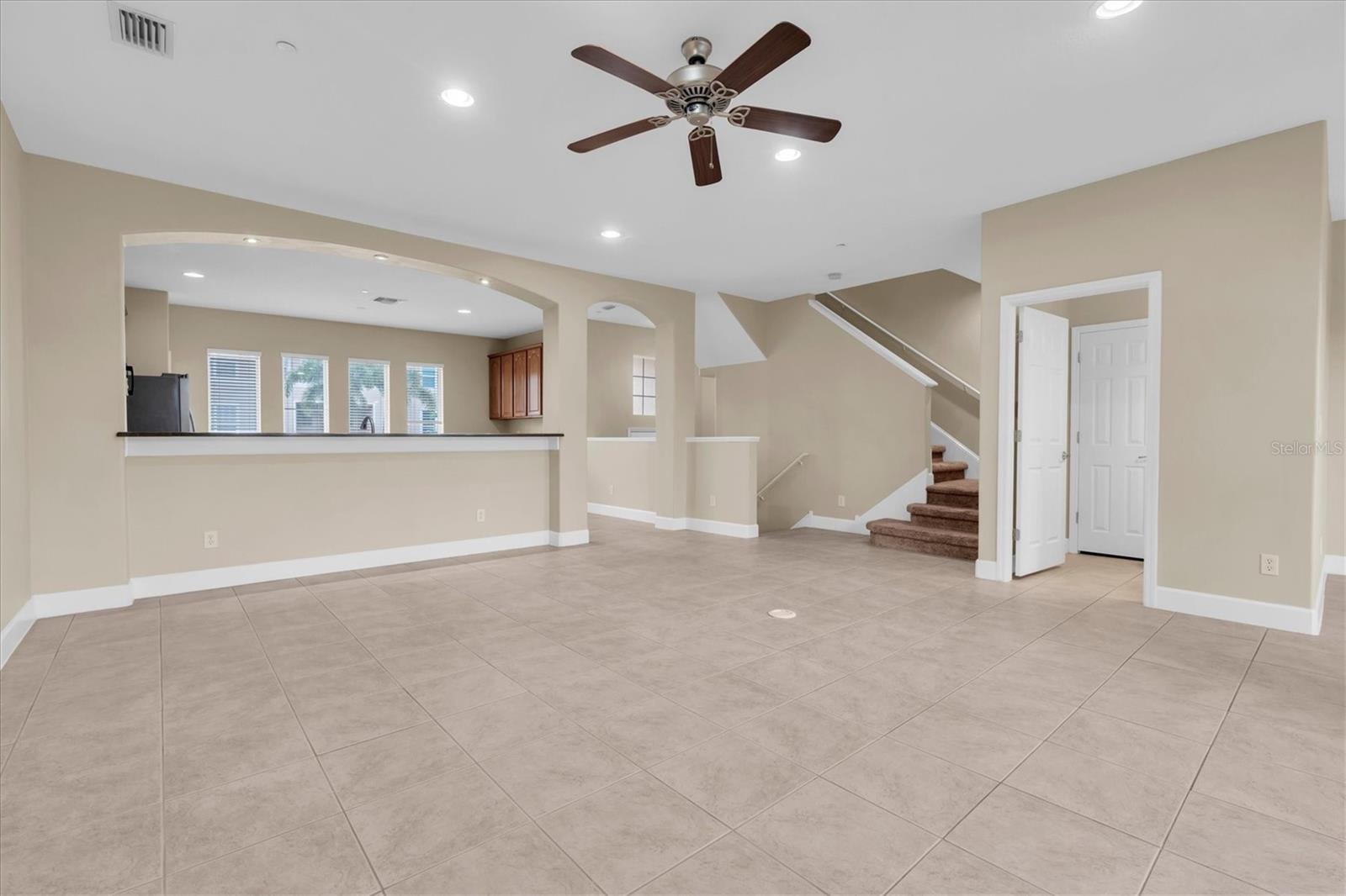 SEMINOLE ISLE TWNHMS - Residential