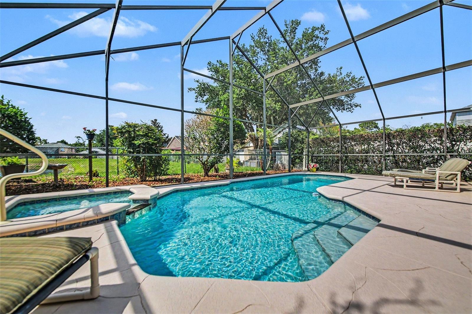 ARBOR POINTE - Residential