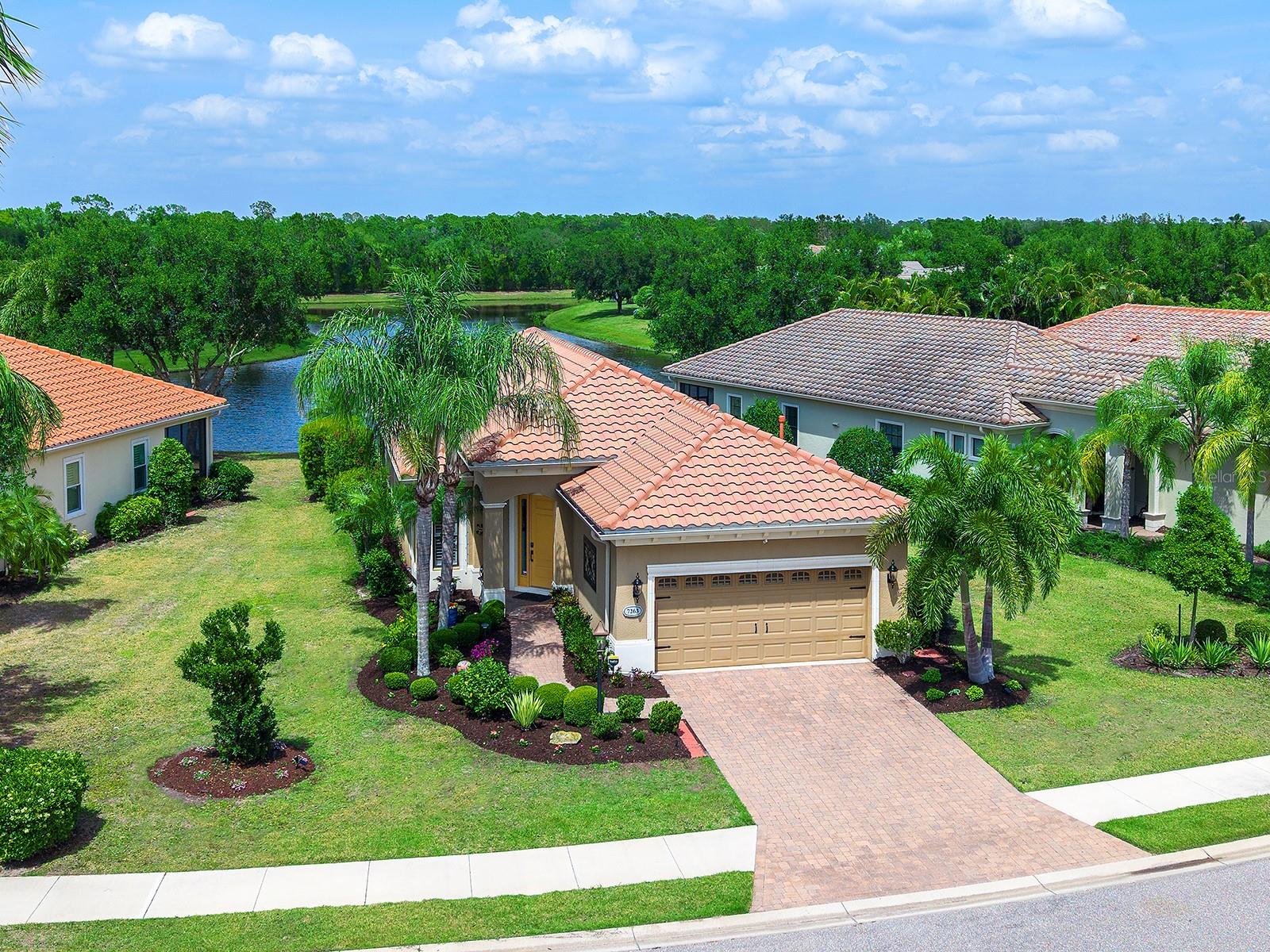 COUNTRY CLUB EAST AT LAKEWD RNCH QQ1 1 - Residential