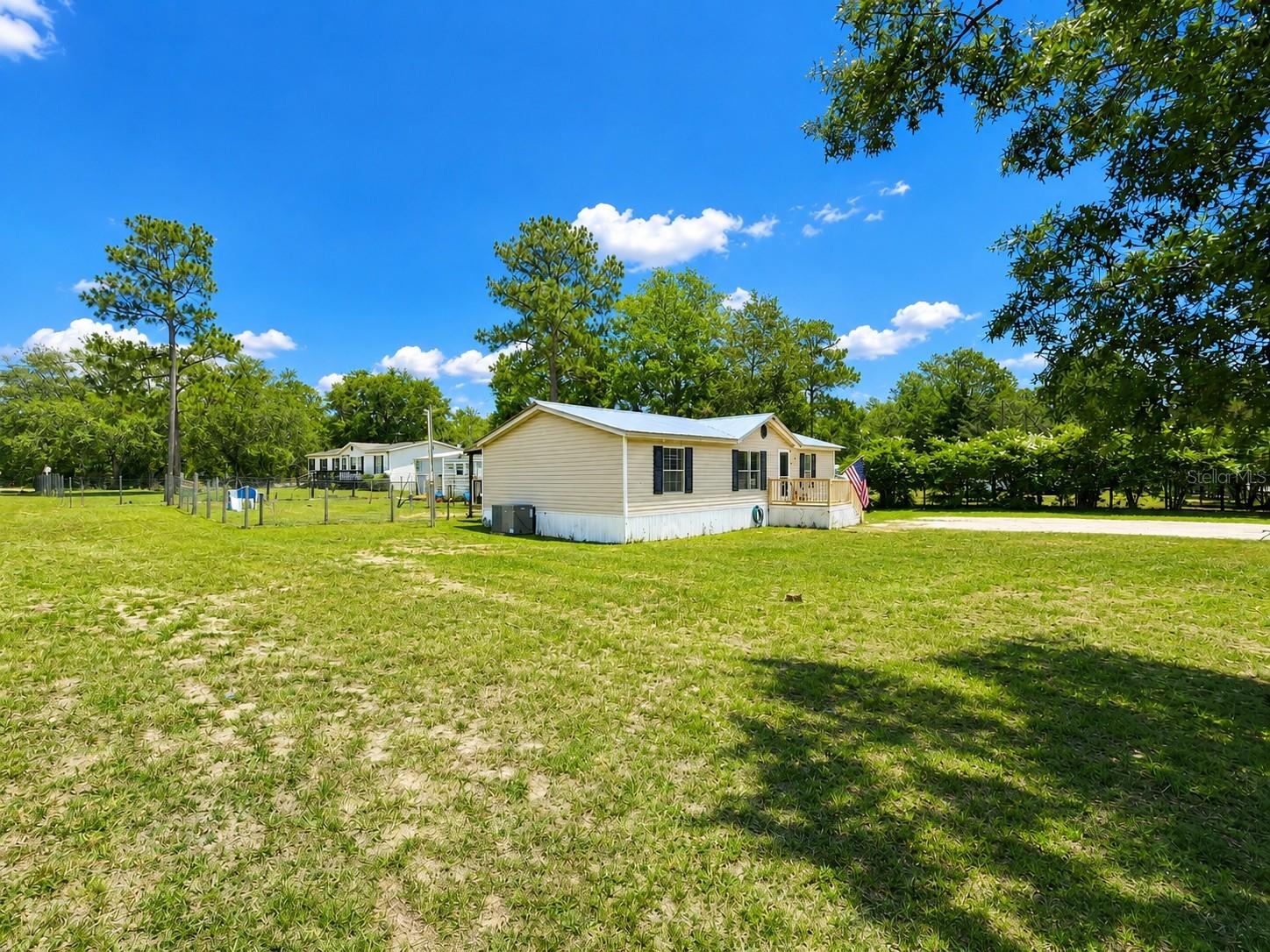 COUNTRY ESTATES - Residential