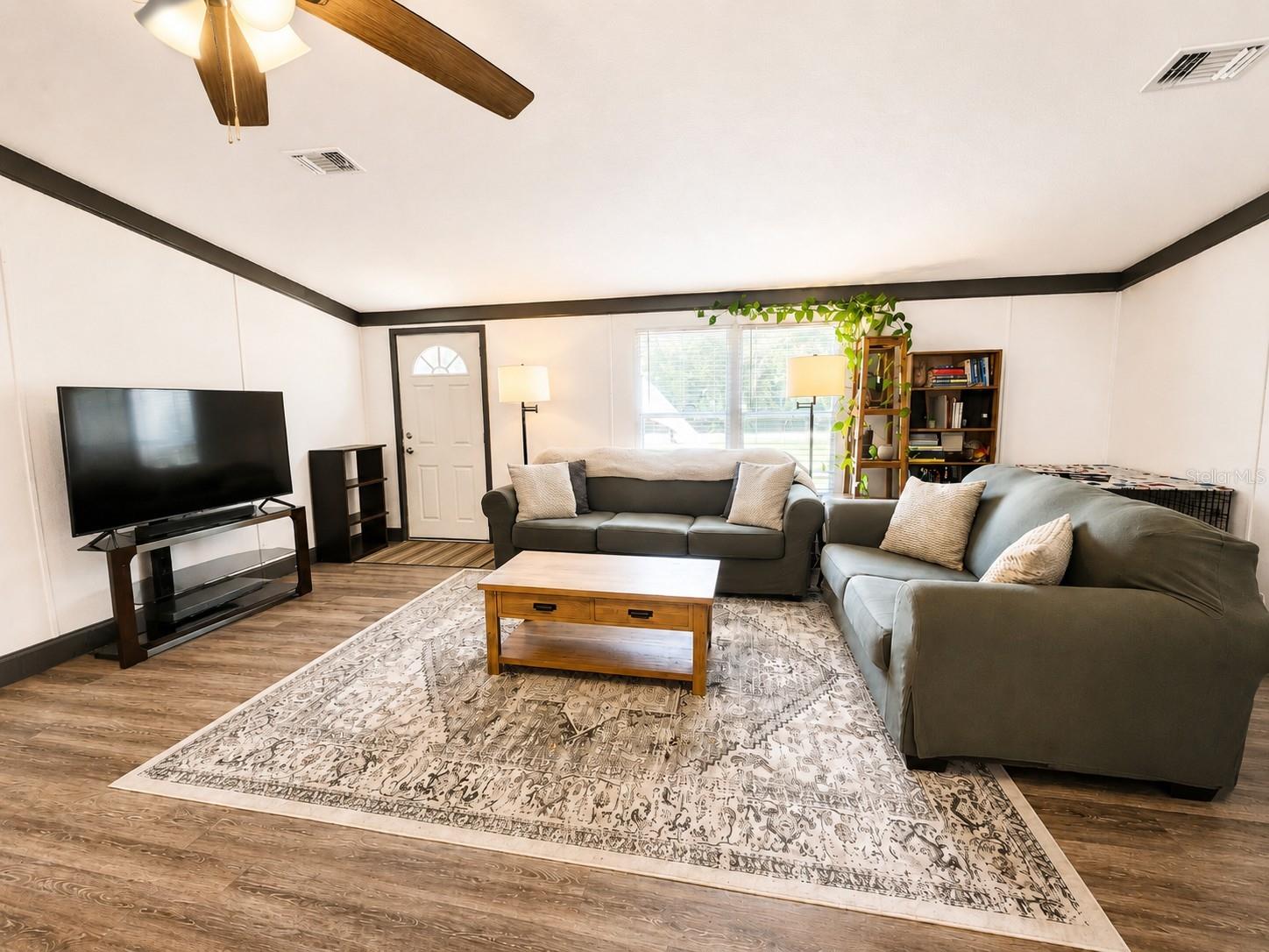 COUNTRY ESTATES - Residential