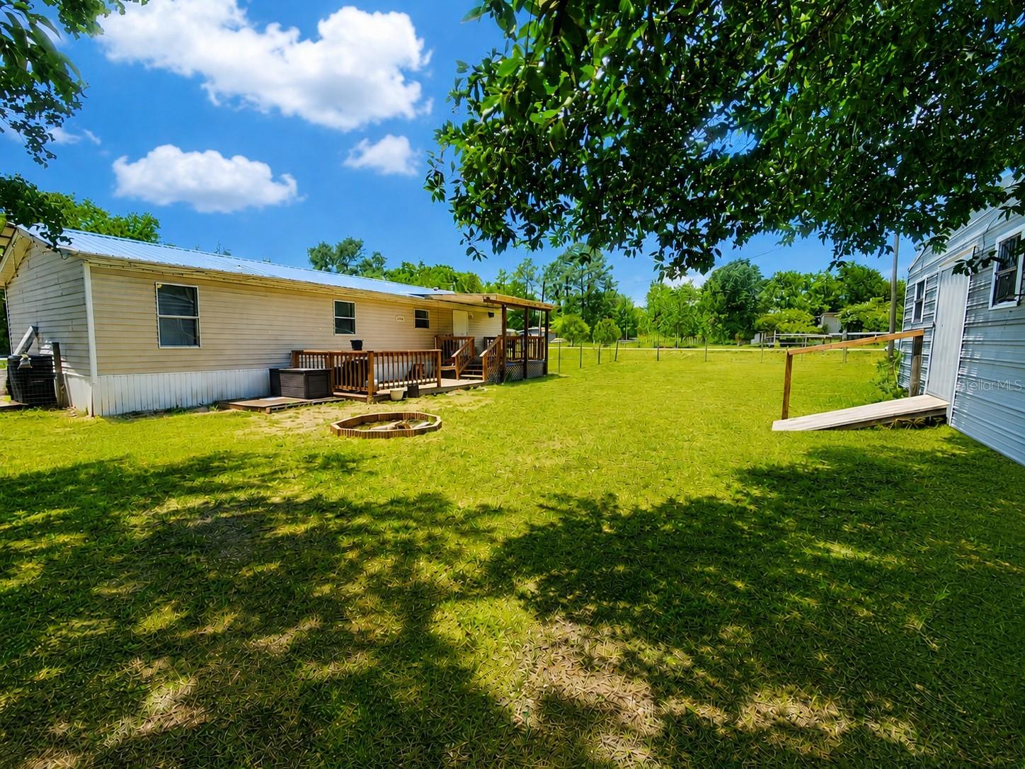 COUNTRY ESTATES - Residential