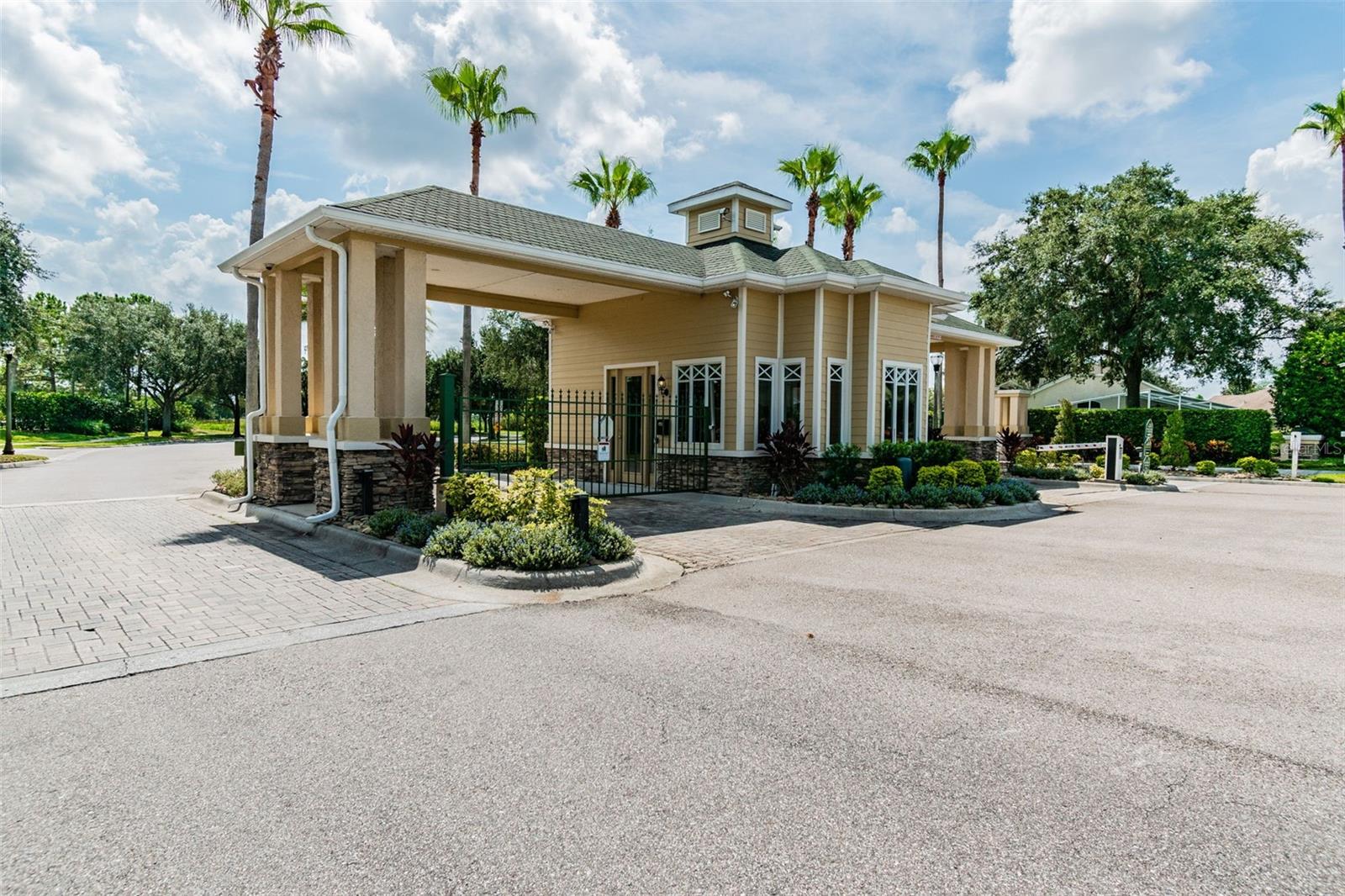 PLANTATION PALMS - Residential