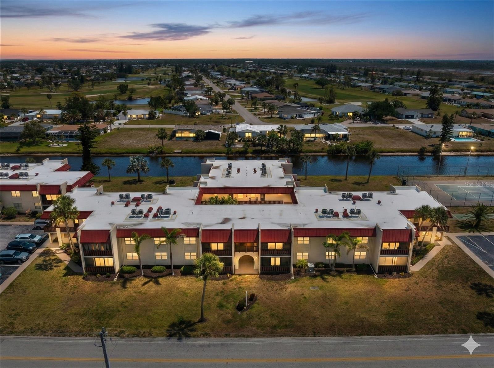 RIVERHOUSE - Residential