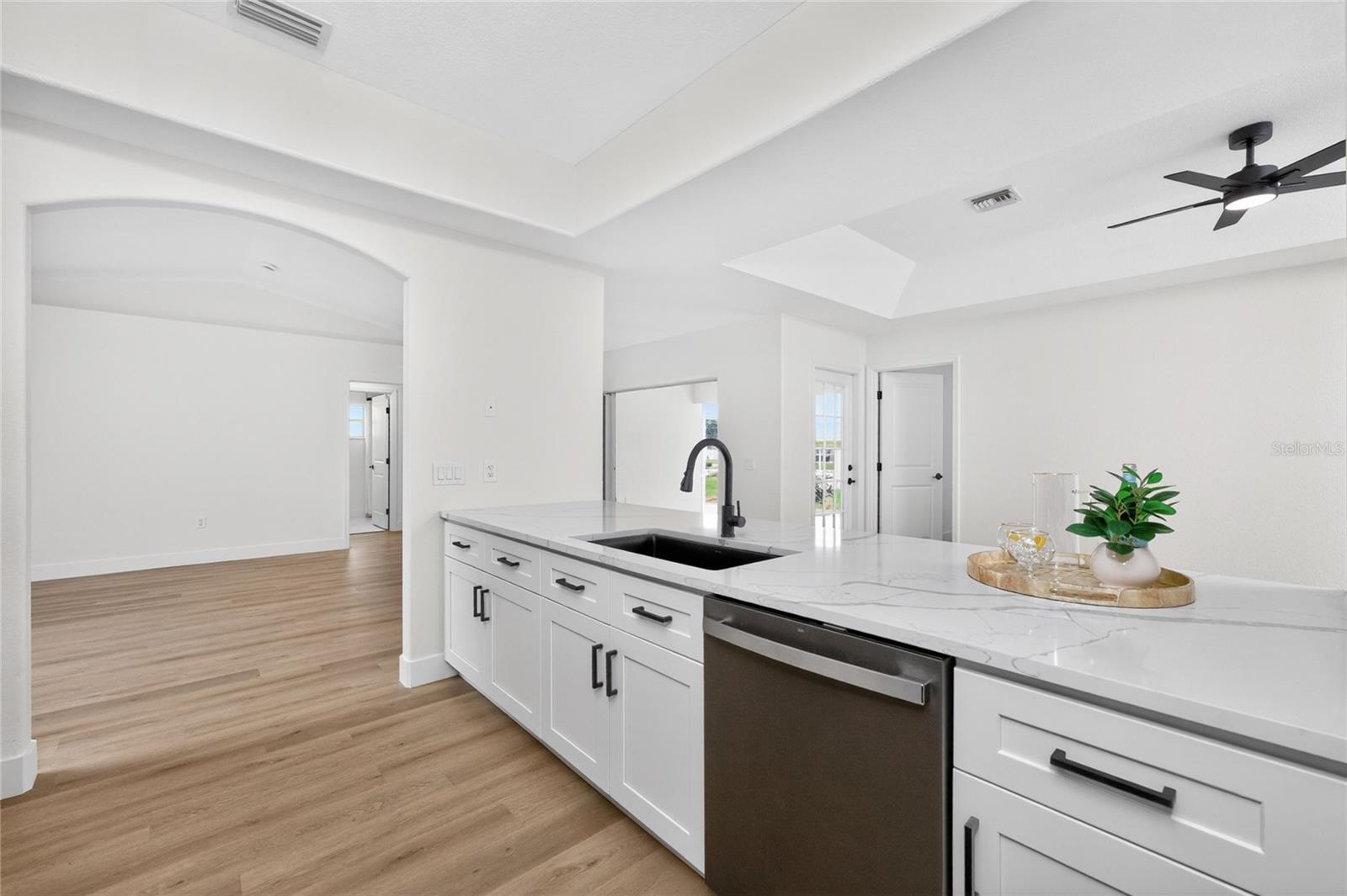 SOUTH VENICE - Residential