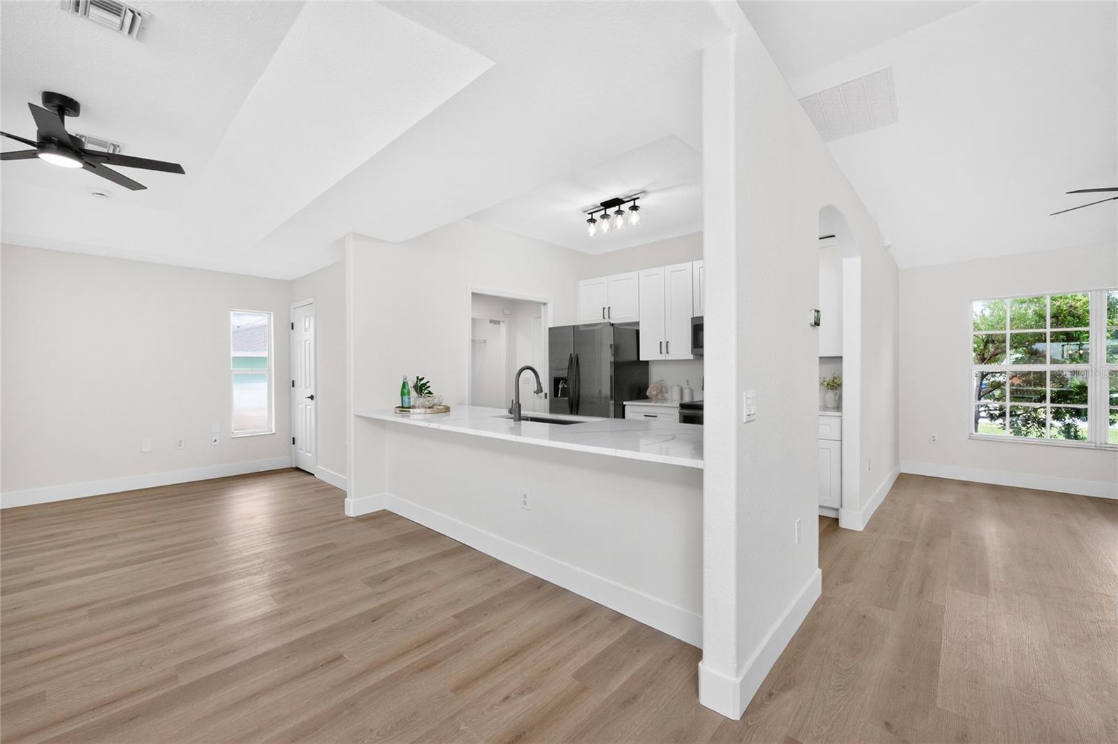 SOUTH VENICE - Residential