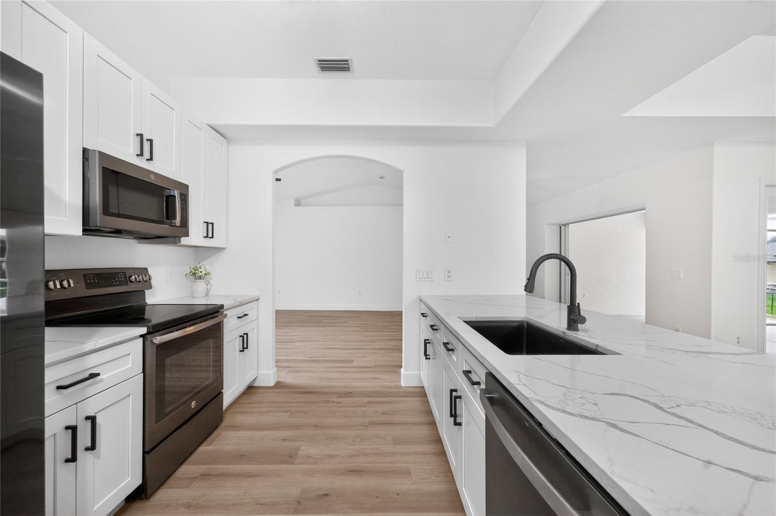 SOUTH VENICE - Residential