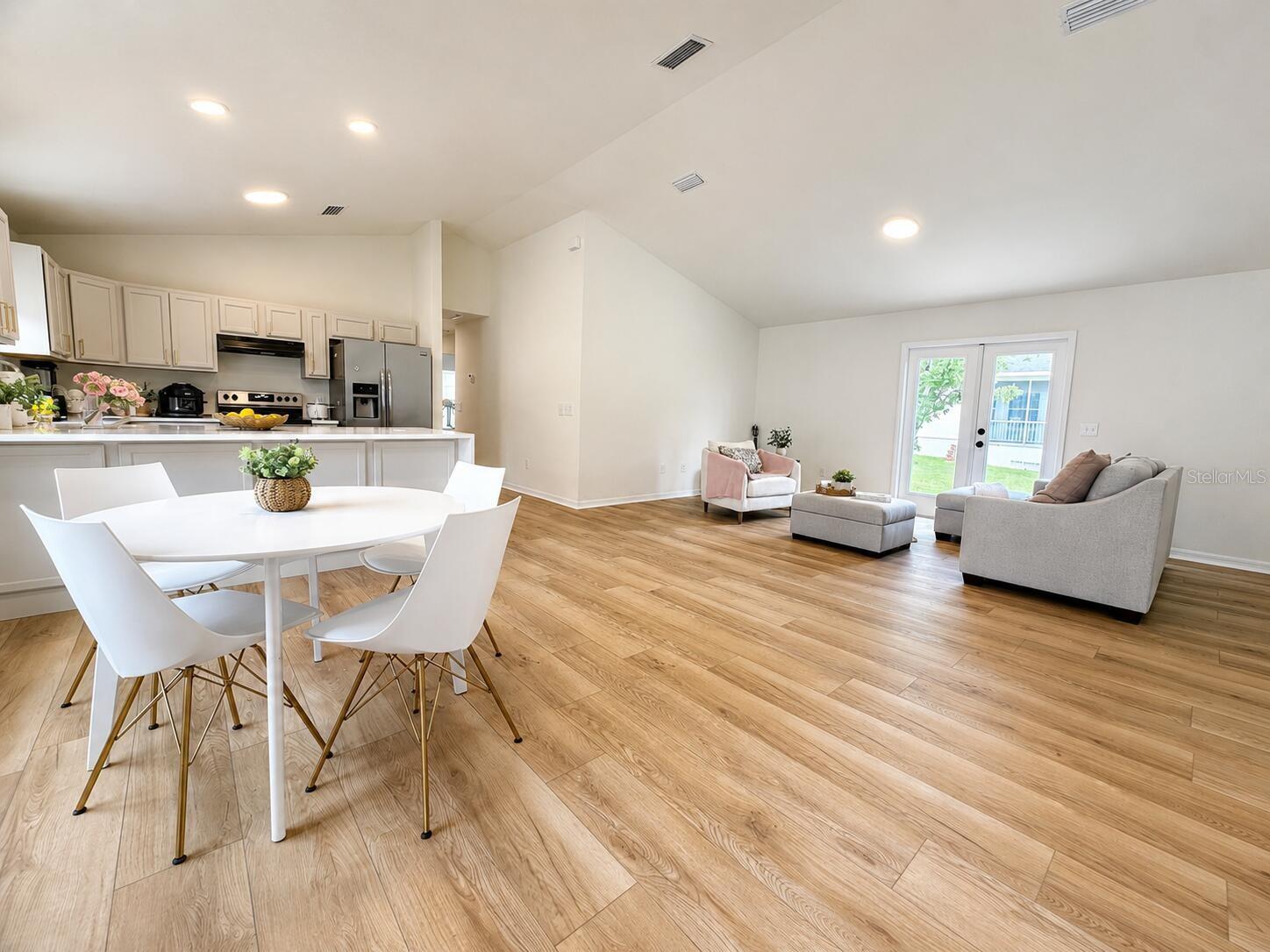 WELLINGTON PLACE - Residential