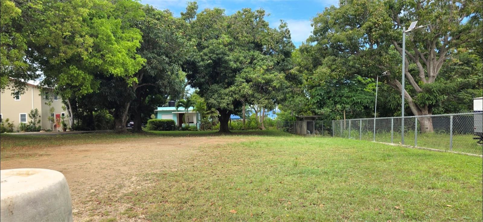 Hermoso terreno llano de 1,195 metros cuadrados (12,863 pies cuadrados/0.30 acre) localizado en la Carr. 413, camino Carreras en Rincón, cerca de la entrada hacia el Faro.