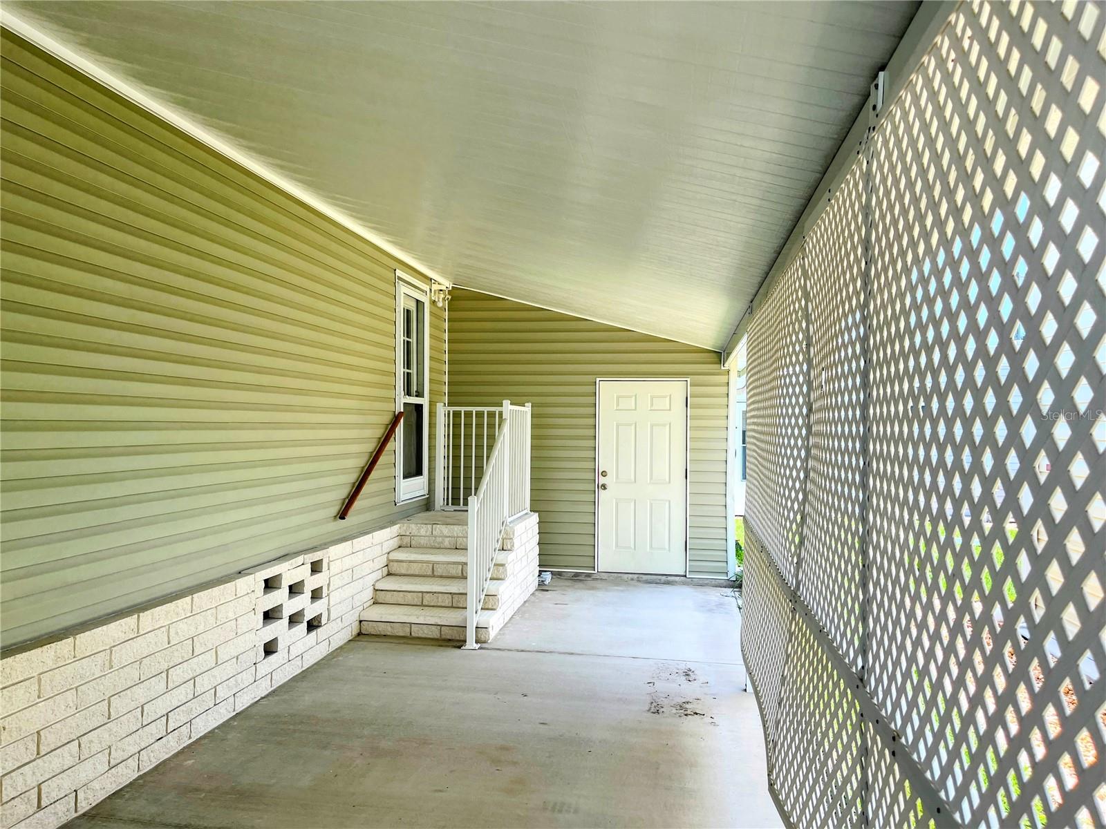 COUNTRY CLUB ESTATES - Residential