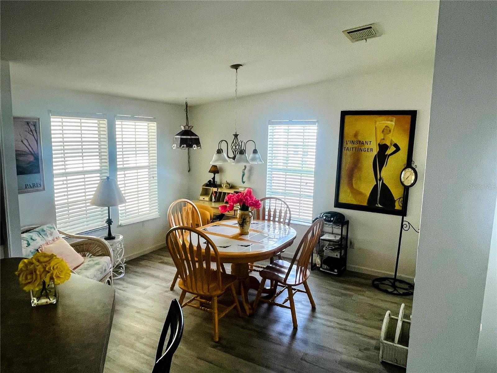 COUNTRY CLUB ESTATES - Residential