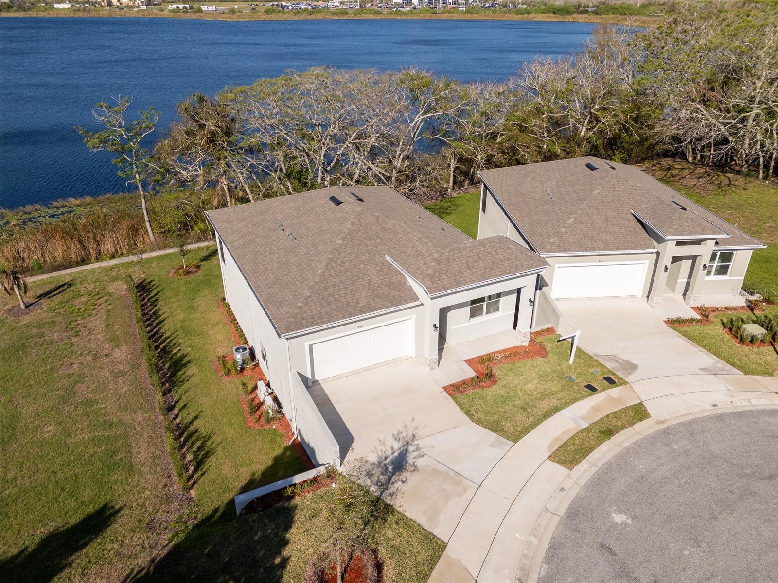 CALABAY PARC AT TOWER LAKE - Residential