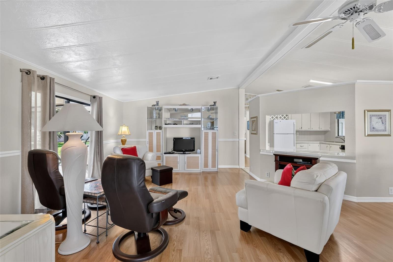 LADY LAKE ORANGE BLOSSOM GARDENS UNIT 05 - Residential