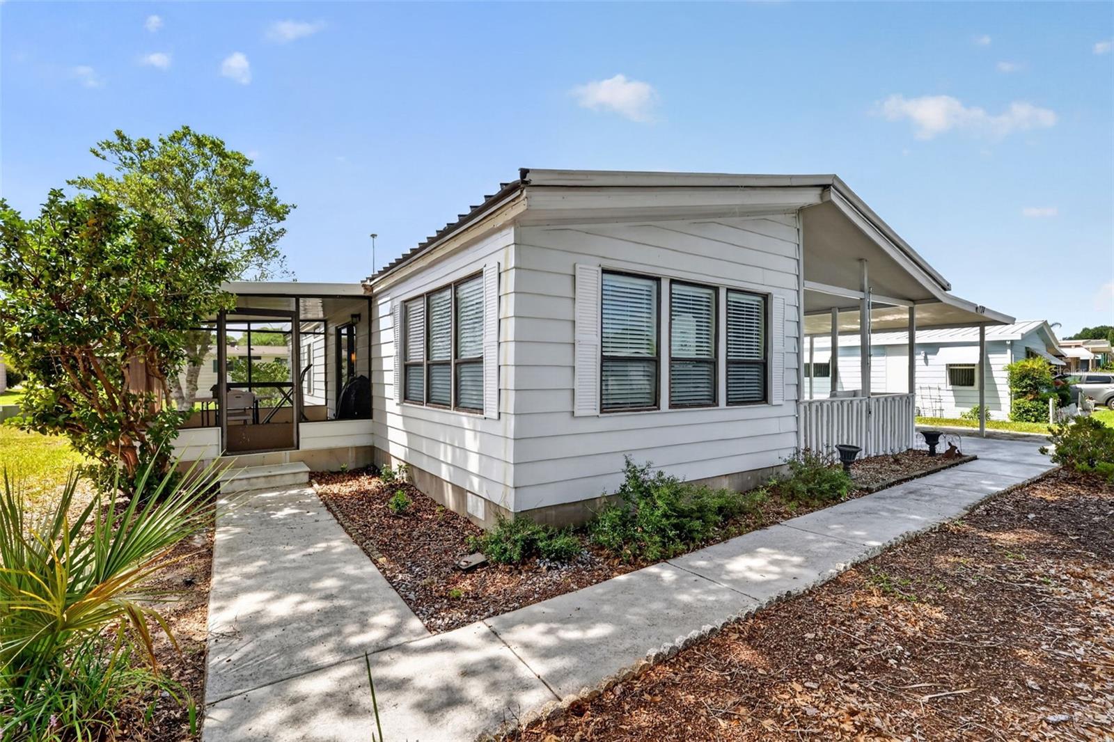 LADY LAKE ORANGE BLOSSOM GARDENS UNIT 05 - Residential