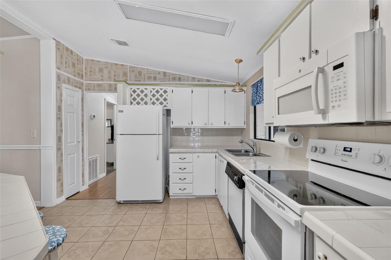 LADY LAKE ORANGE BLOSSOM GARDENS UNIT 05 - Residential