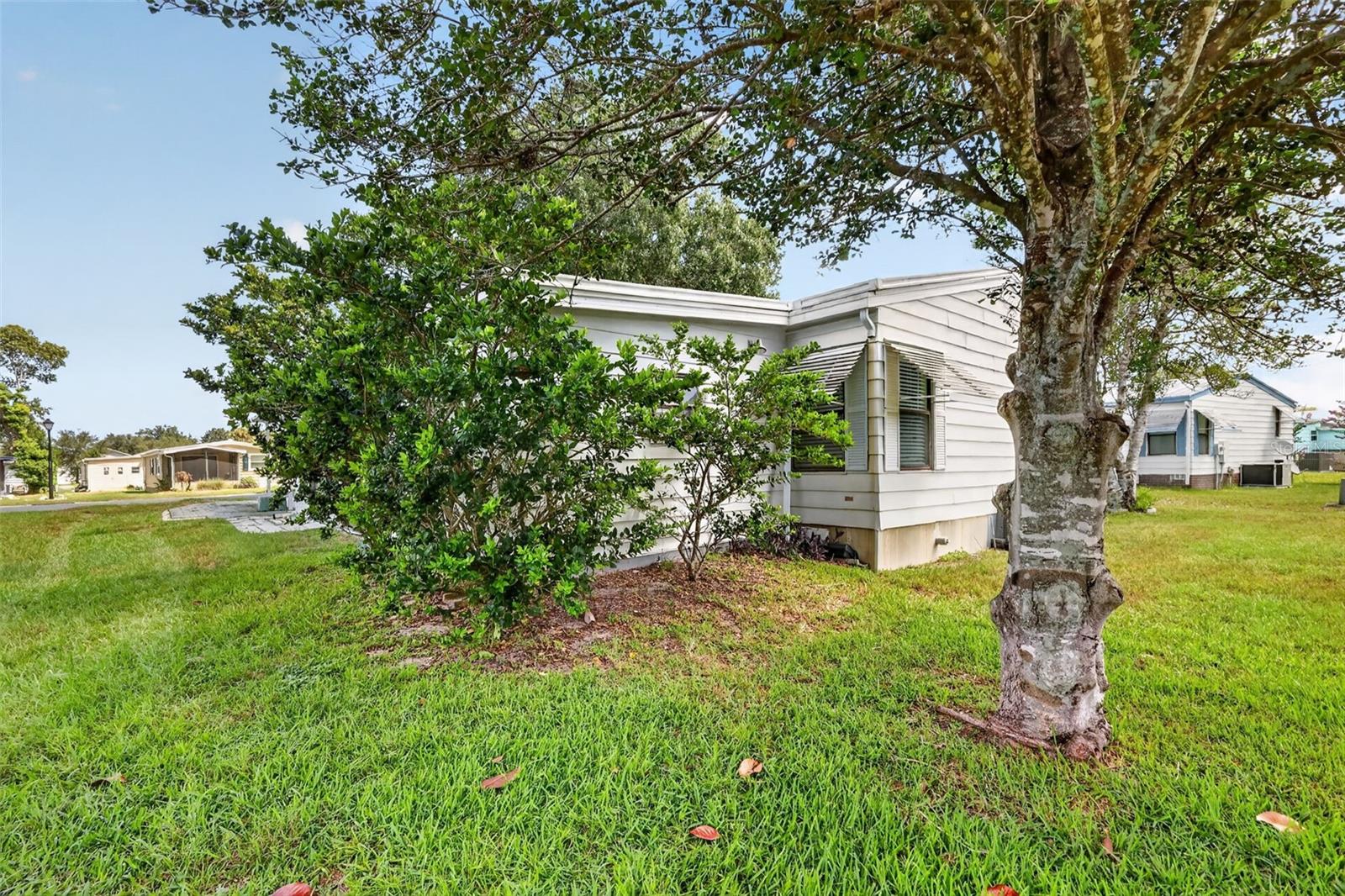LADY LAKE ORANGE BLOSSOM GARDENS UNIT 05 - Residential