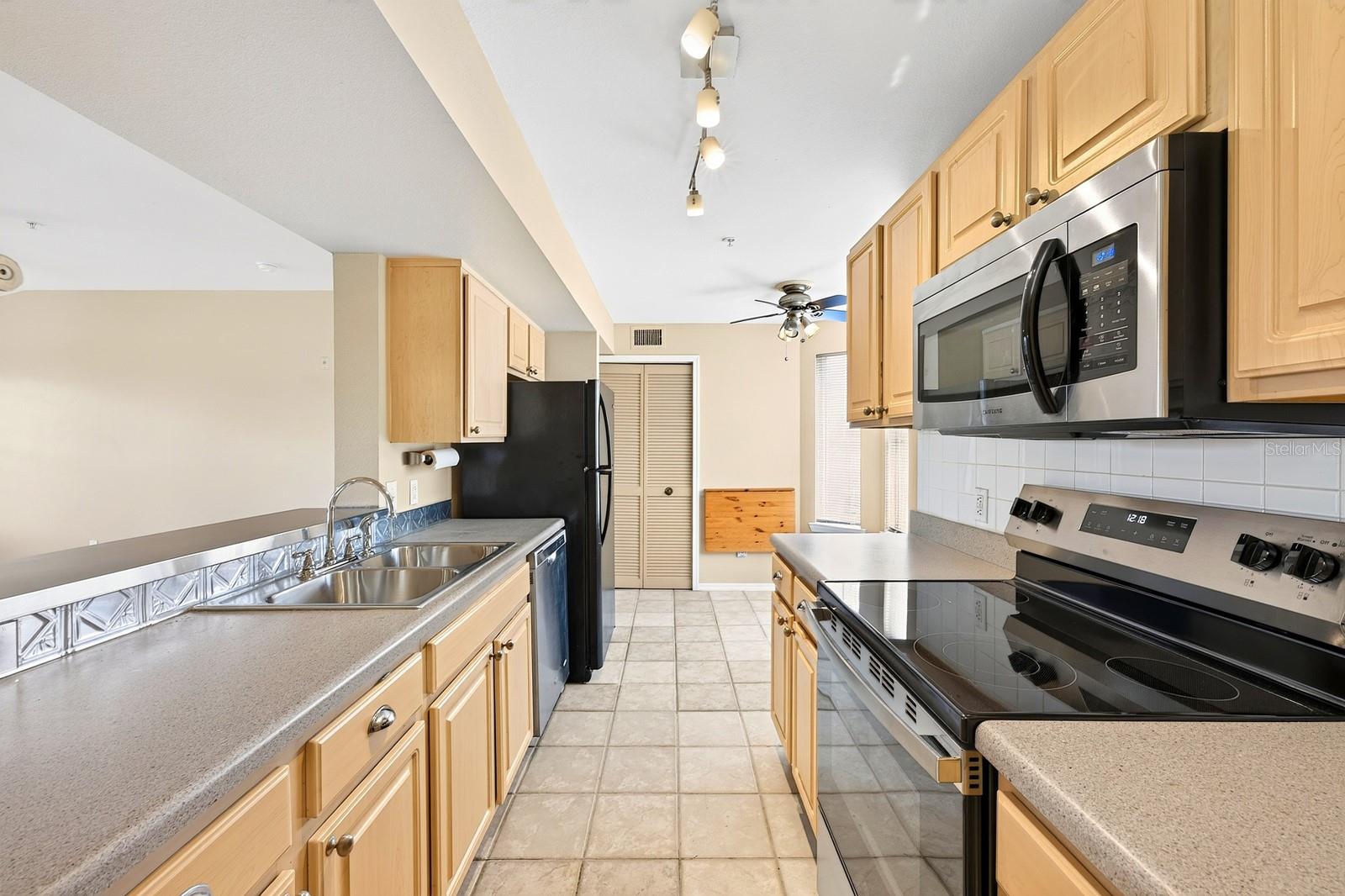 RESIDENCES AT SABAL POINT A CONDO - Residential