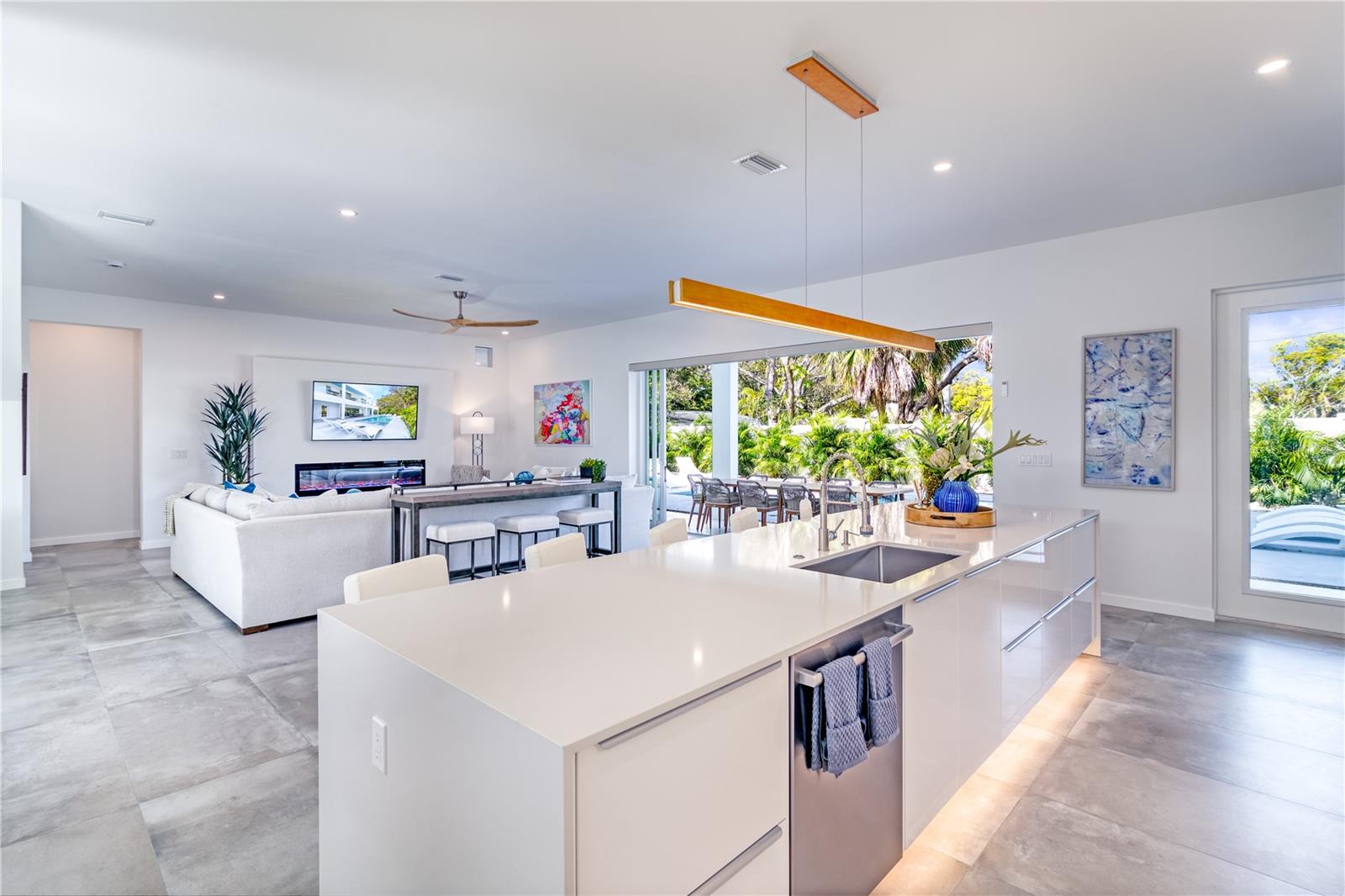SOUTH GATE - Residential