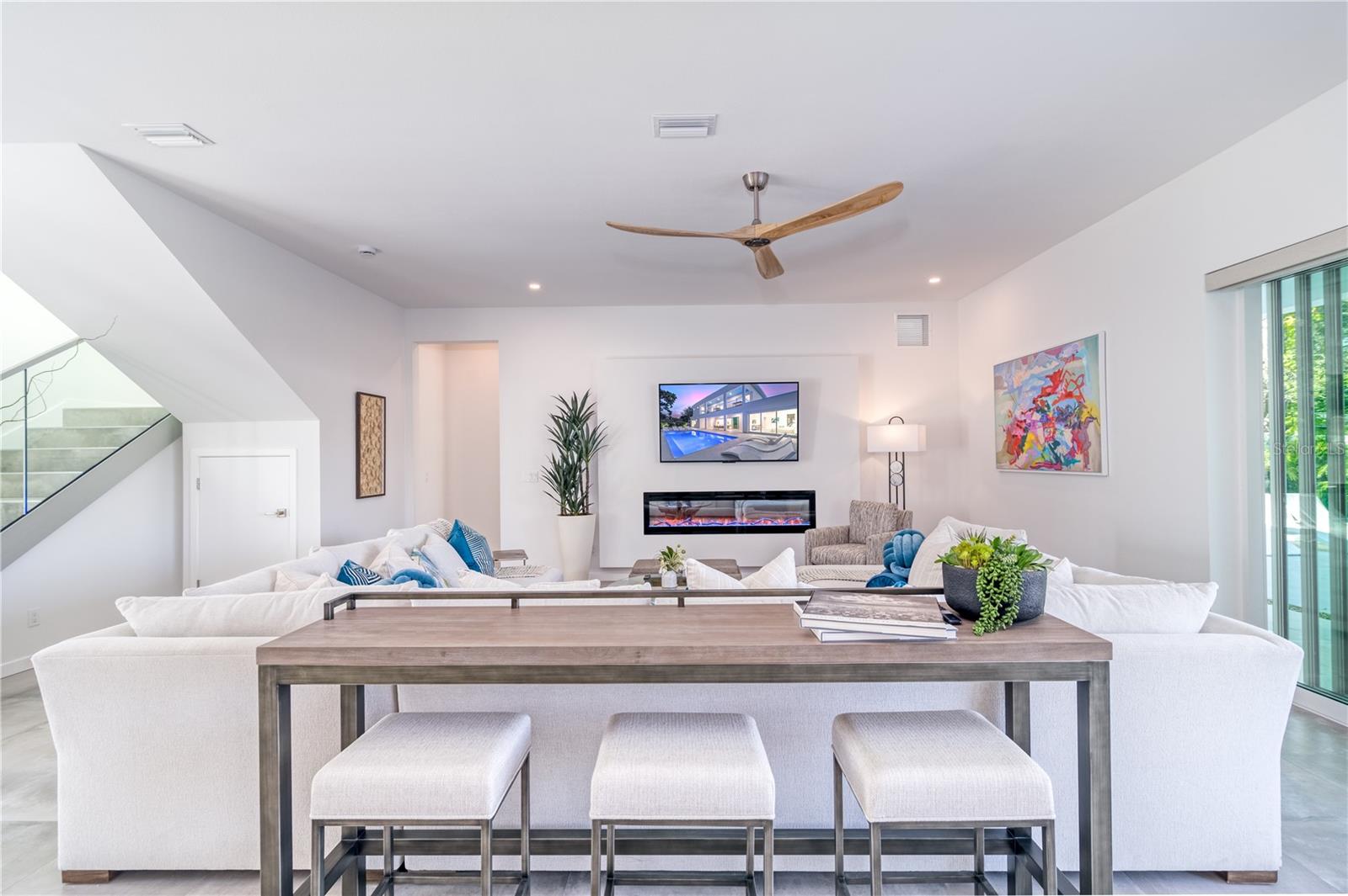 SOUTH GATE - Residential