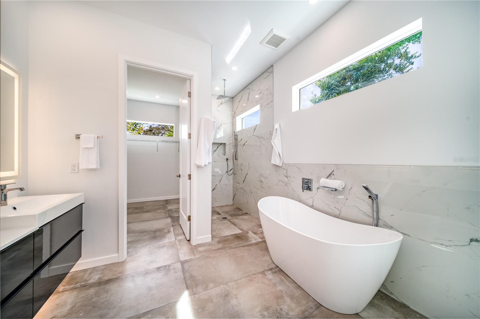 SOUTH GATE - Residential
