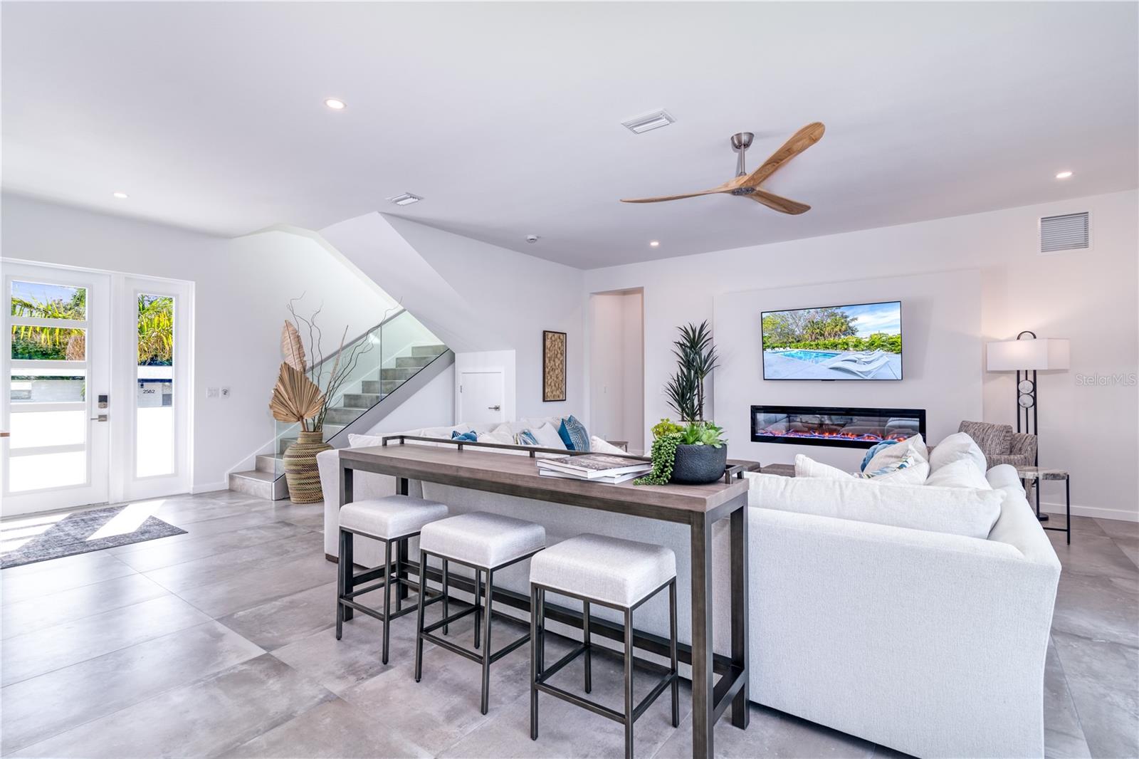 SOUTH GATE - Residential