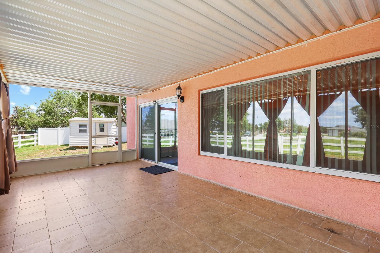 ILAKEE OAKS - Residential