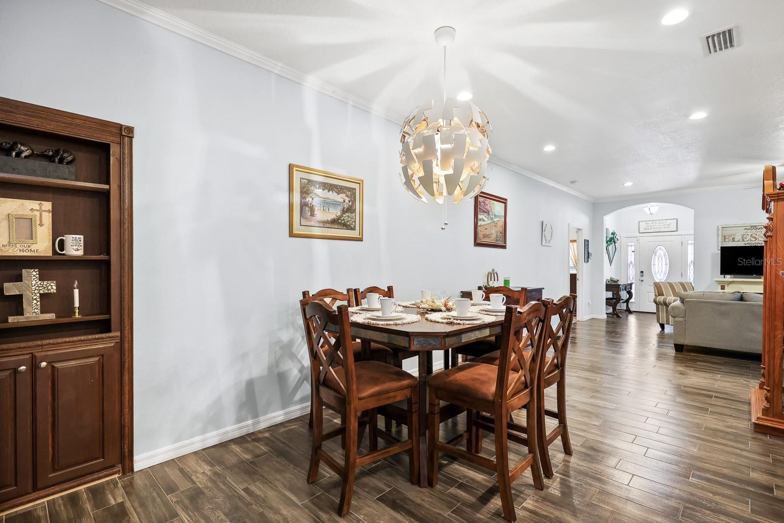 ILAKEE OAKS - Residential