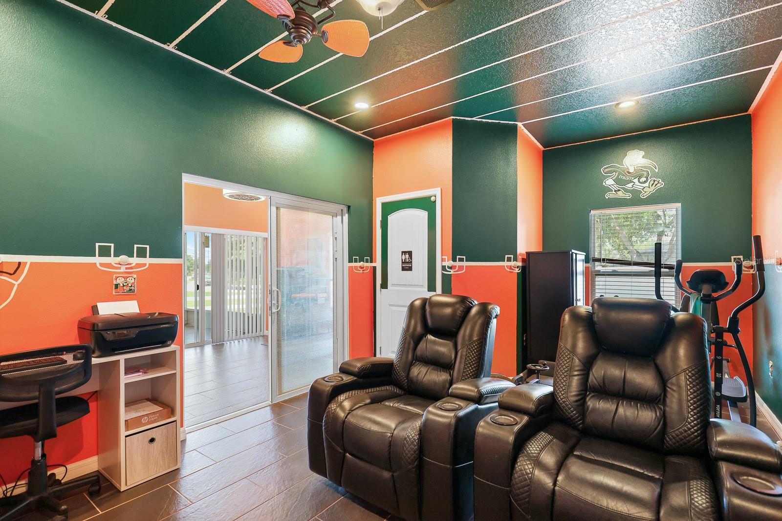 ILAKEE OAKS - Residential