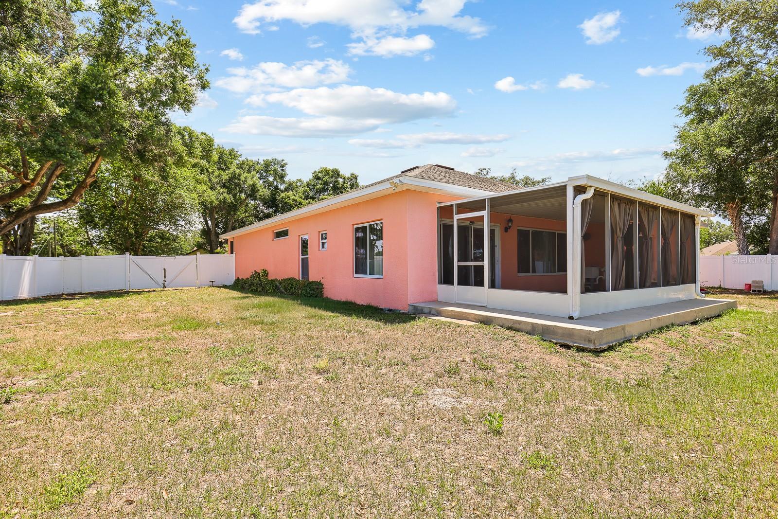 ILAKEE OAKS - Residential