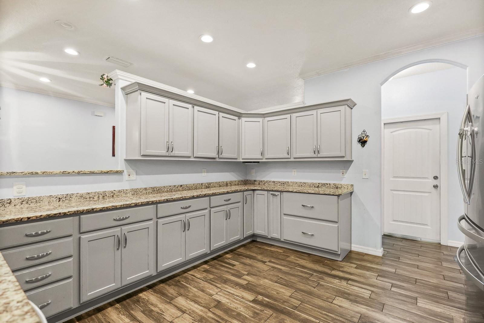 ILAKEE OAKS - Residential