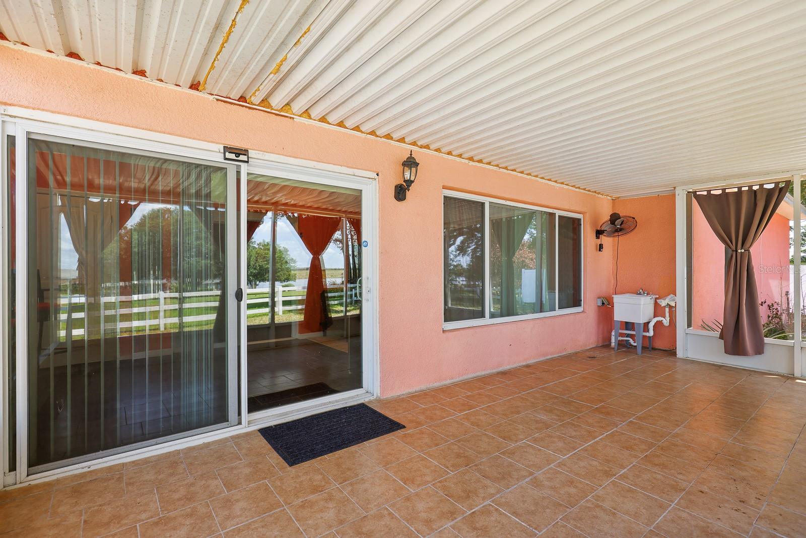 ILAKEE OAKS - Residential