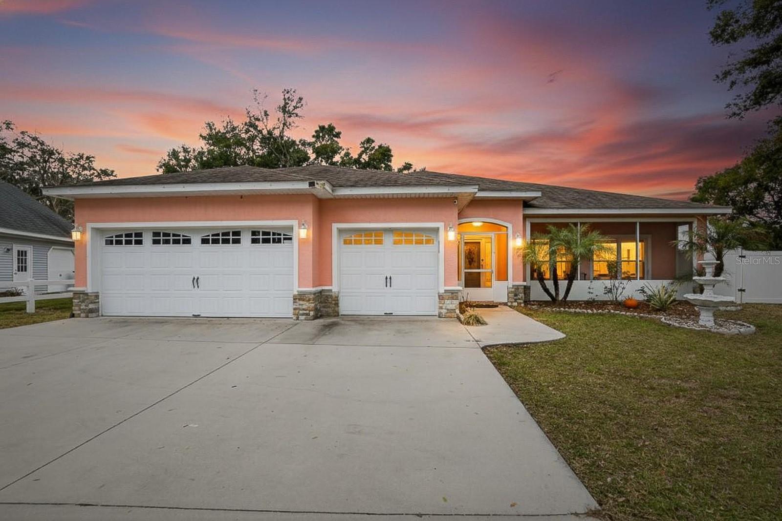 ILAKEE OAKS - Residential