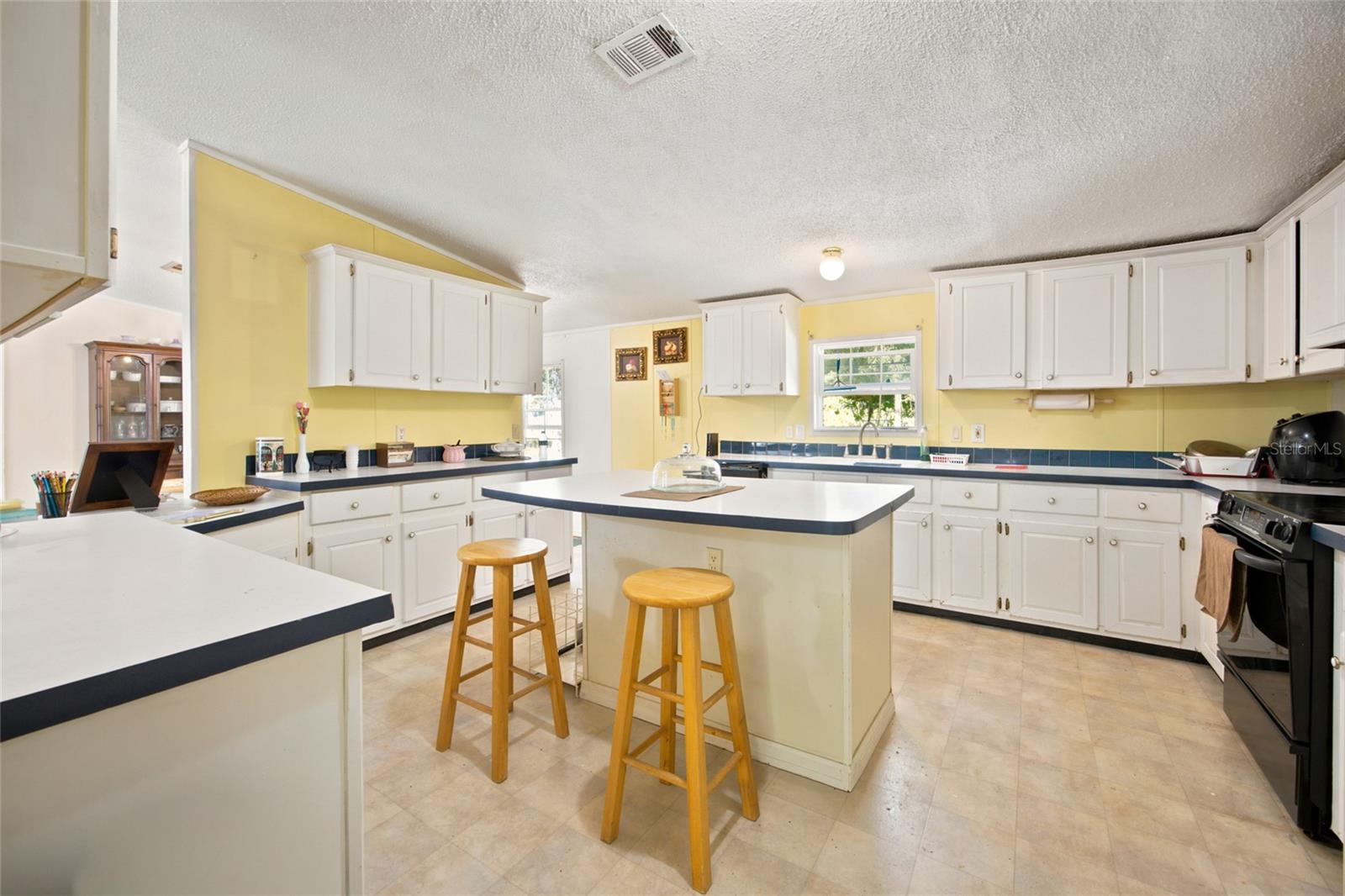 MEADOWBROOK RANCHES - Residential