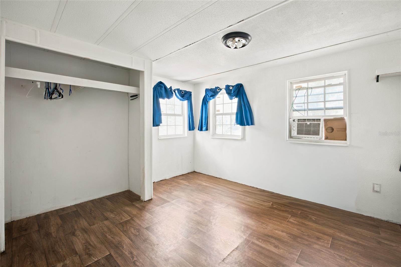 MEADOWBROOK RANCHES - Residential