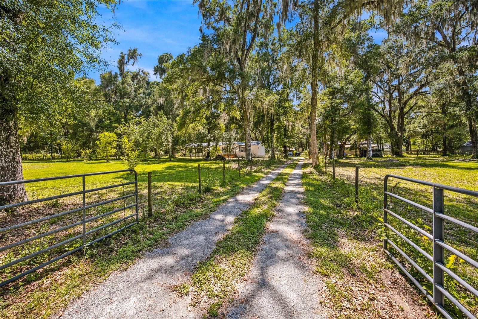 MEADOWBROOK RANCHES - Residential