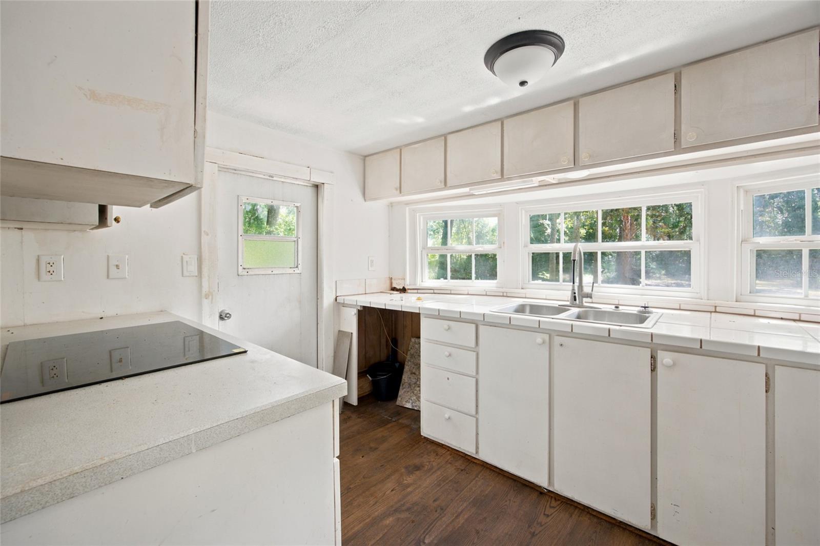 MEADOWBROOK RANCHES - Residential