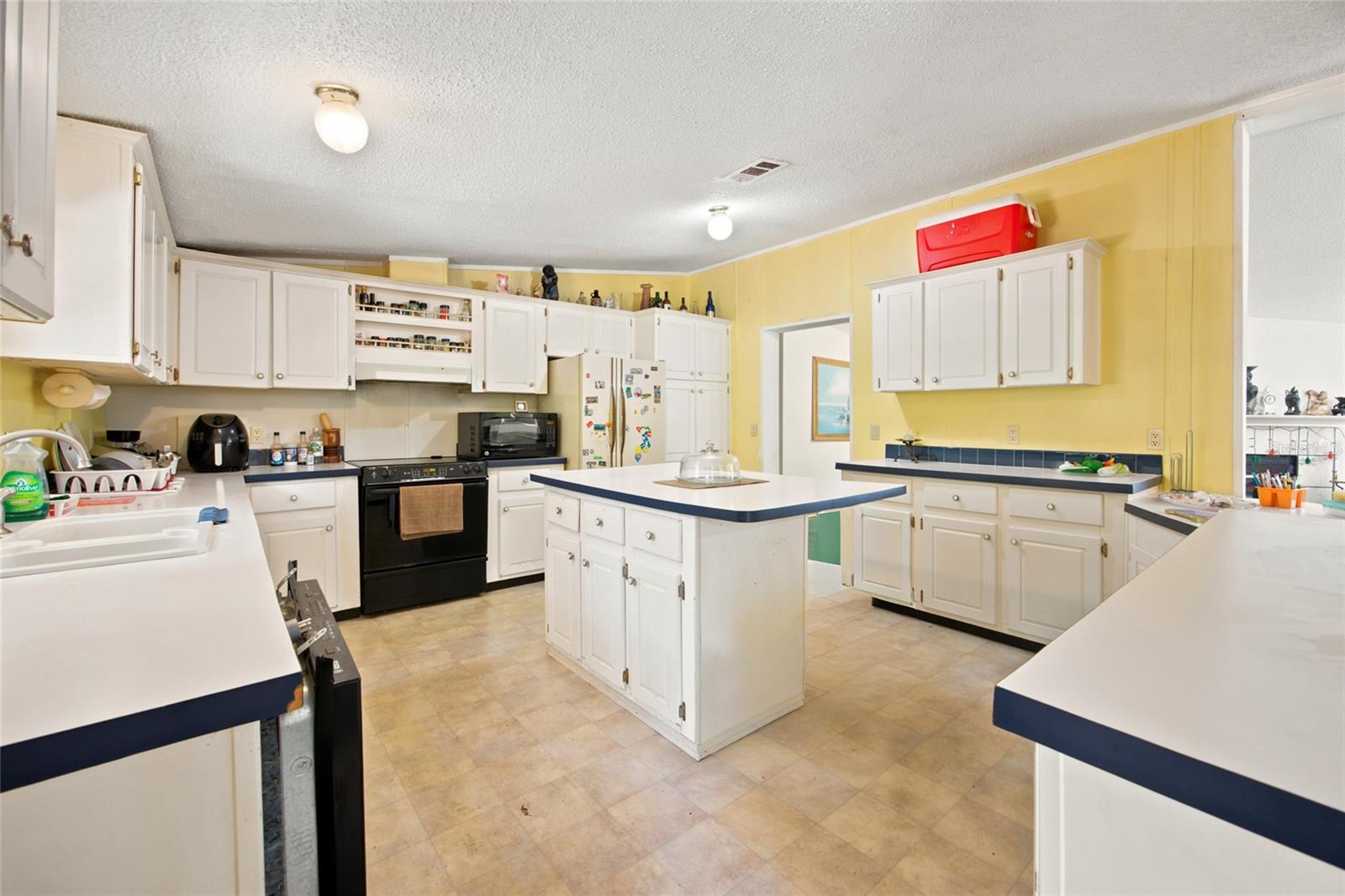 MEADOWBROOK RANCHES - Residential