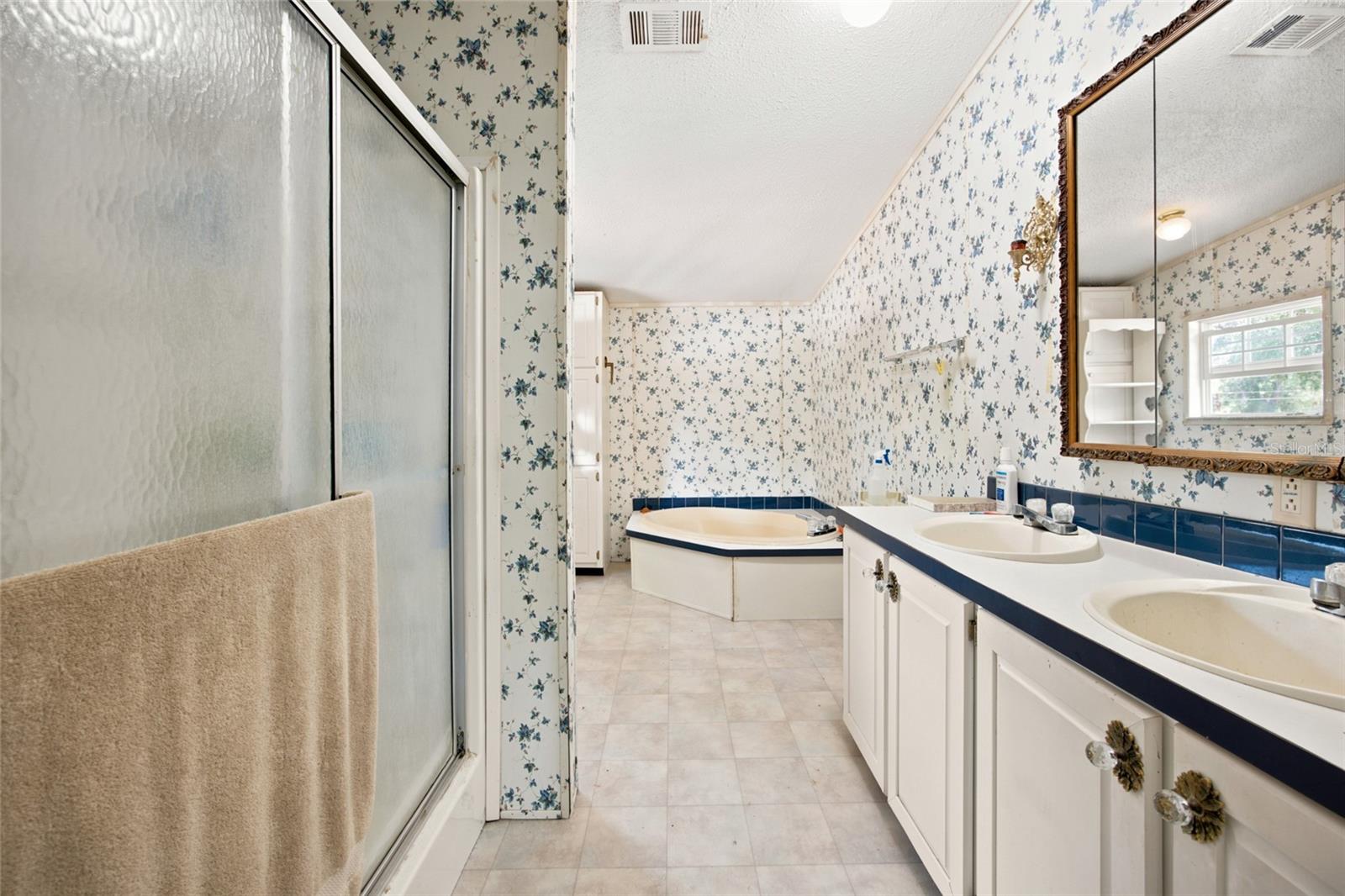 MEADOWBROOK RANCHES - Residential
