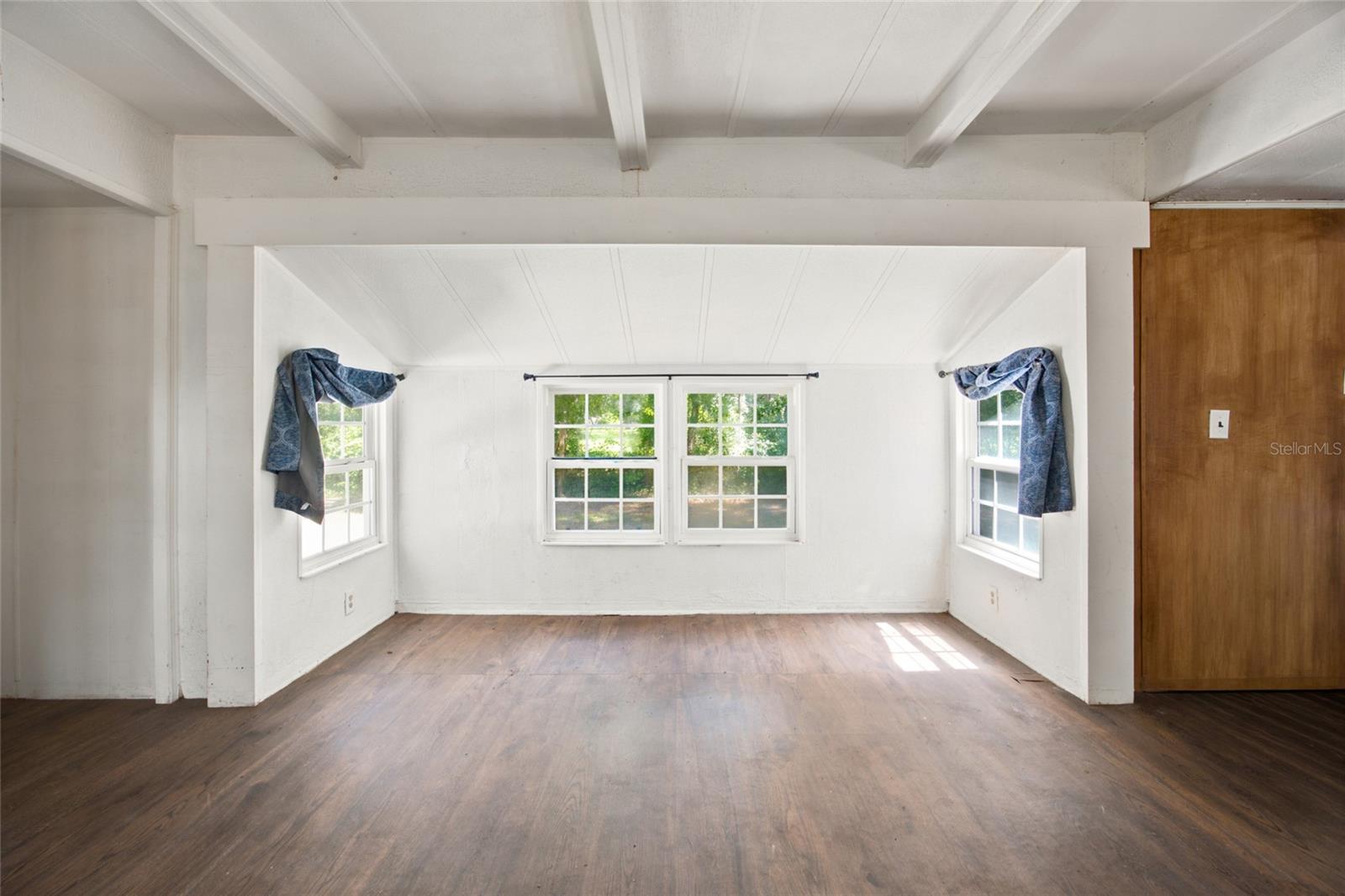 MEADOWBROOK RANCHES - Residential