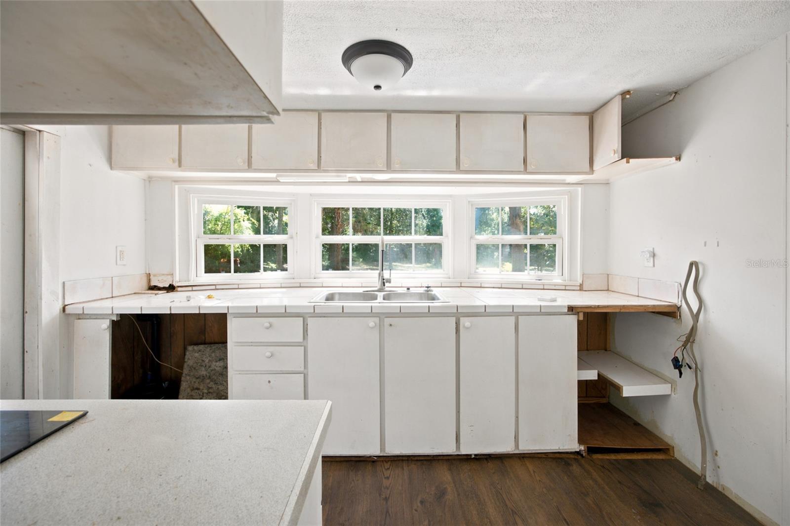 MEADOWBROOK RANCHES - Residential