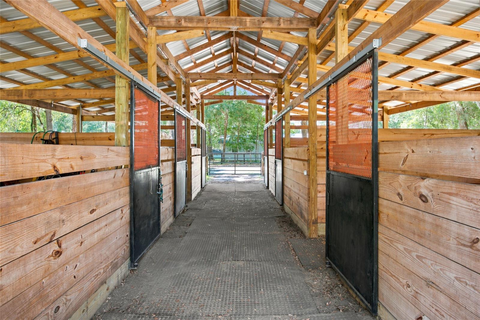 MEADOWBROOK RANCHES - Residential