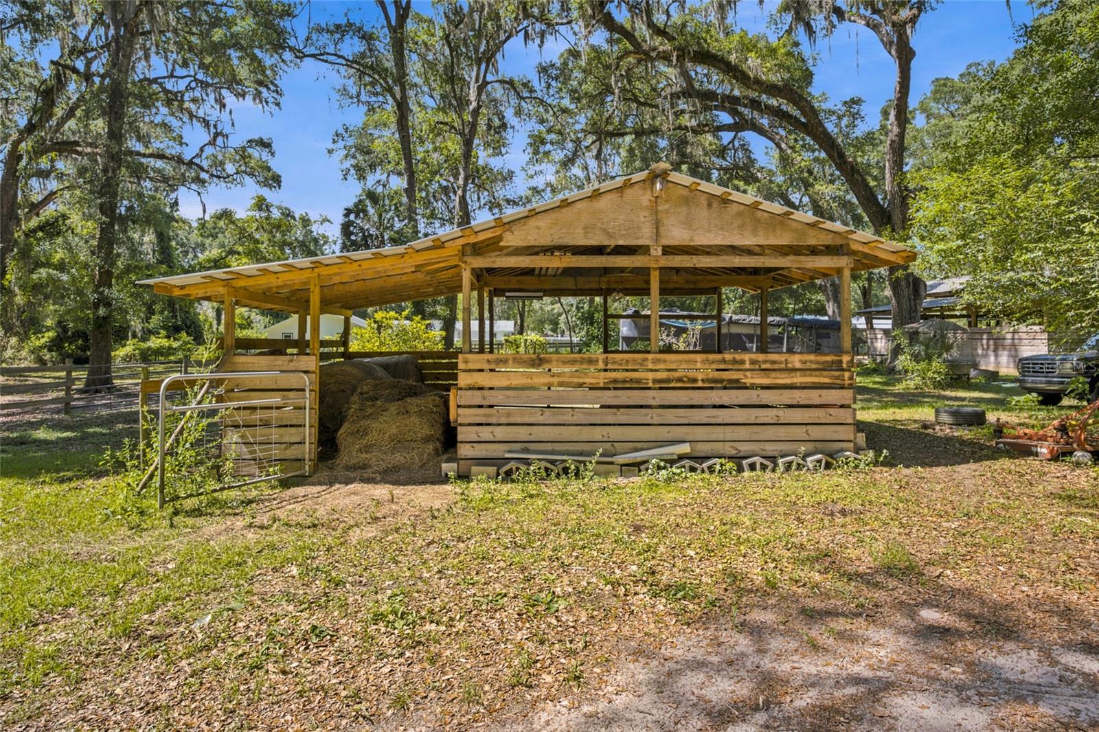 MEADOWBROOK RANCHES - Residential