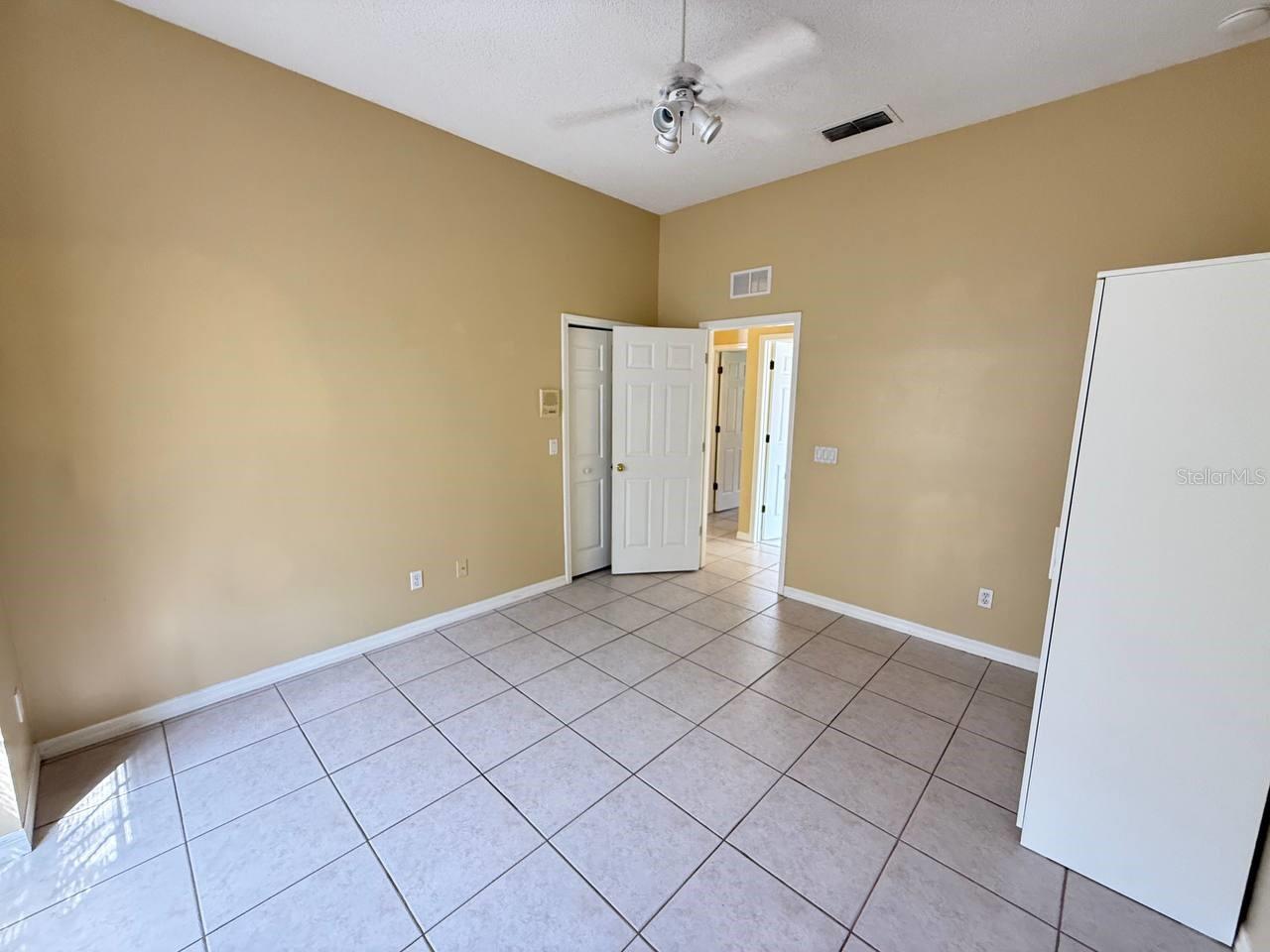 HUNTERS CREEK TR 250 - Residential Lease