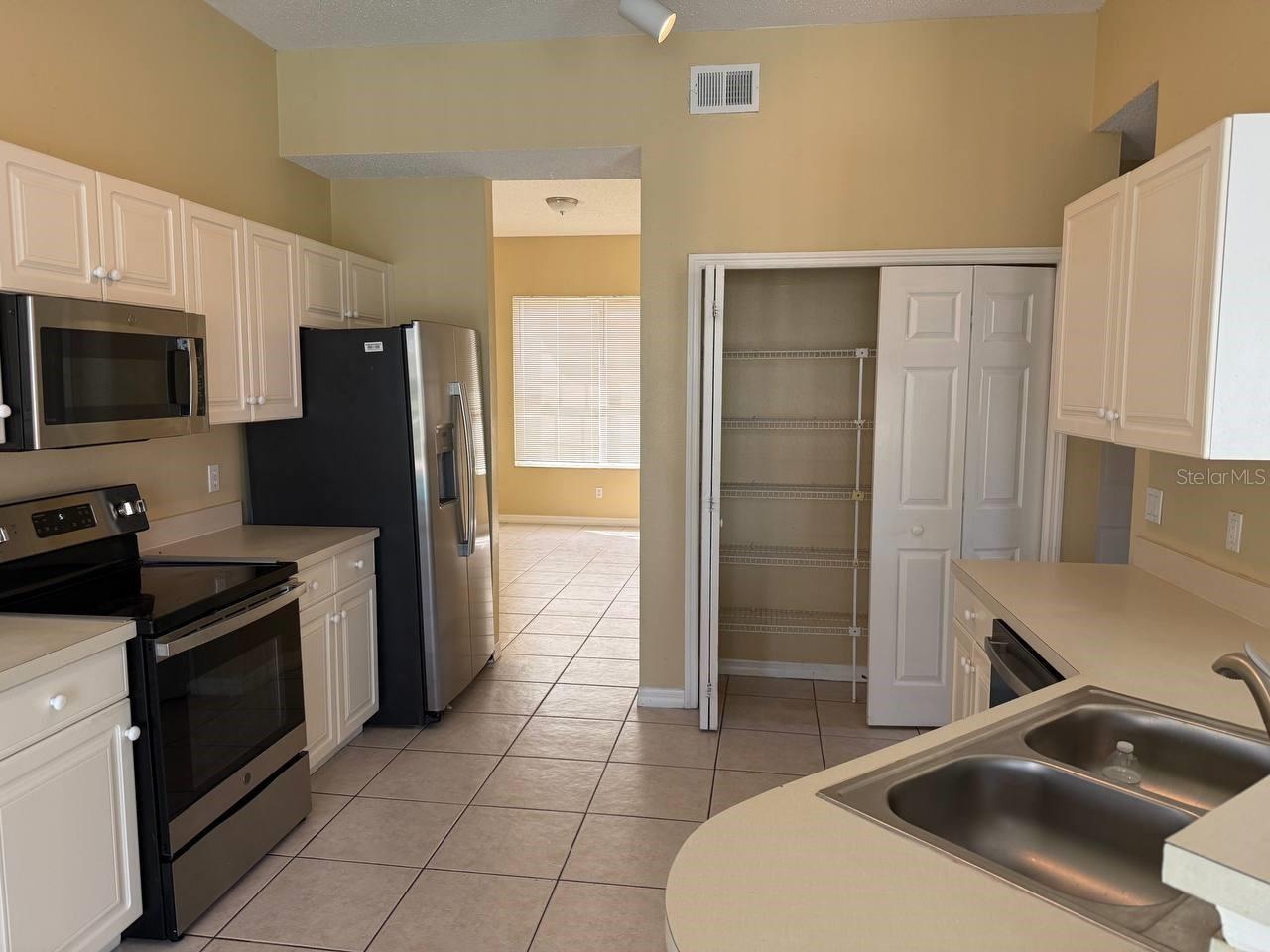 HUNTERS CREEK TR 250 - Residential Lease